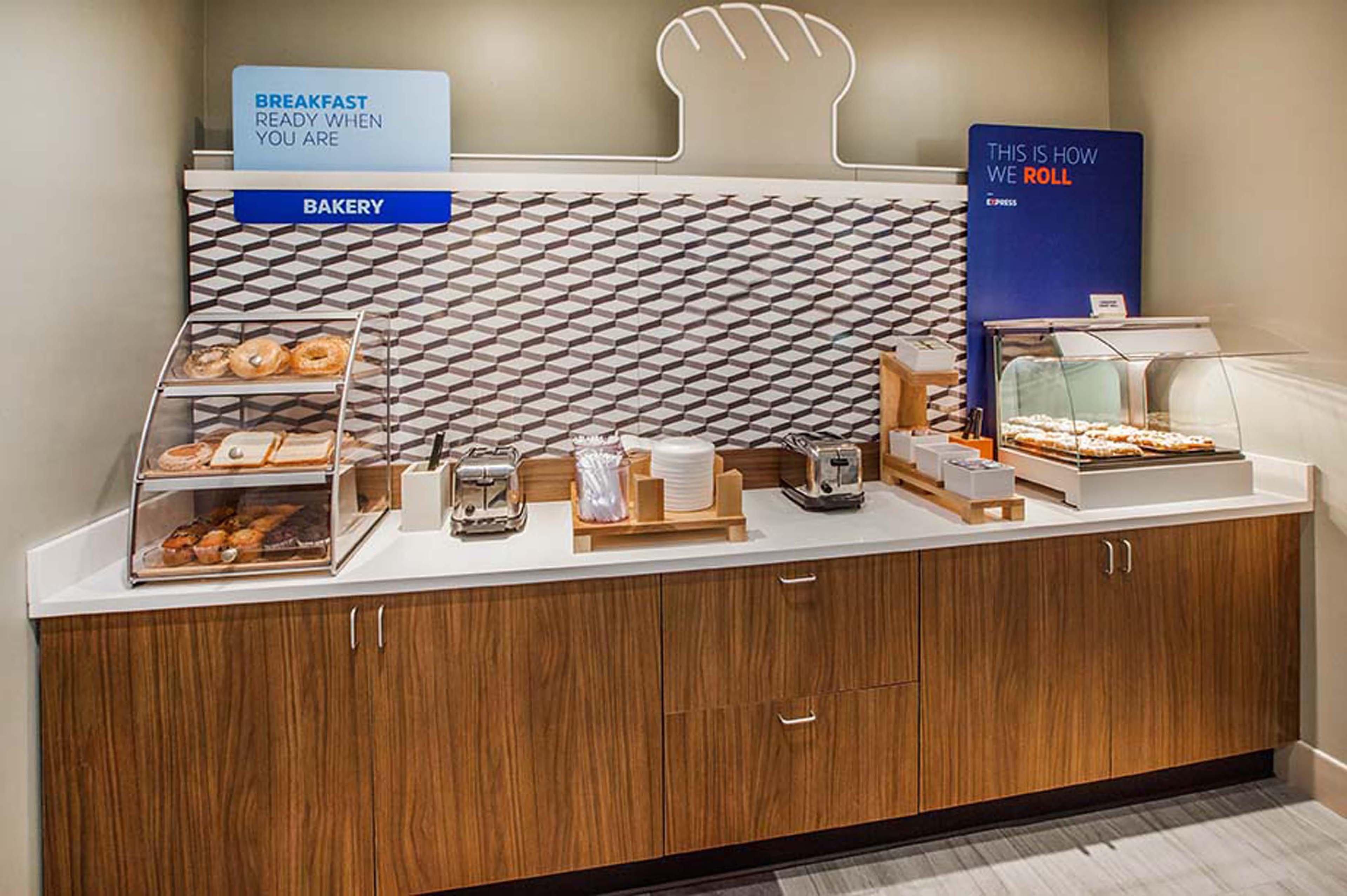 Holiday Inn Express & Suites Fayetteville University Of Arkansas Area By Ihg Экстерьер фото