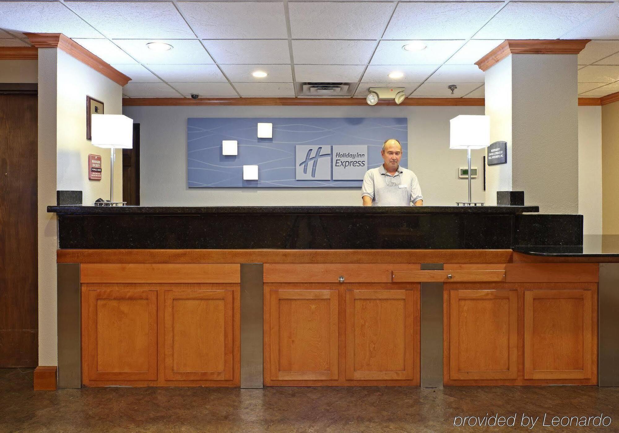Holiday Inn Express & Suites Fayetteville University Of Arkansas Area By Ihg Экстерьер фото